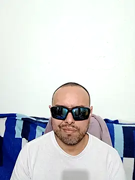 Snapshot of ElSunEagle chatting on 20, 5, 2026 ElSunEagle online show from 20, 5, 2026