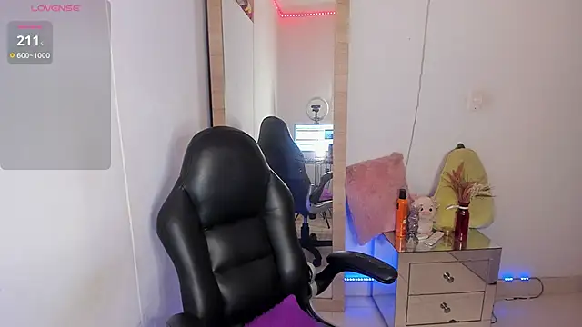 hellensexy online show from 18, 12, 2025