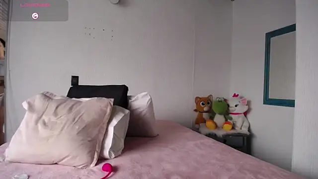 Snapshot of _Lalaa chatting on 9, 10, 2025 Lalaa online show from 9, 10, 2025