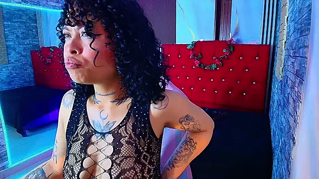 miahernadez303av online show from 2, 12, 2025