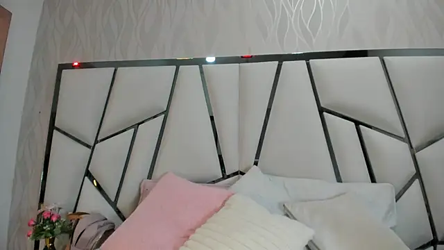  aurora18  online show from 22, 10, 2025