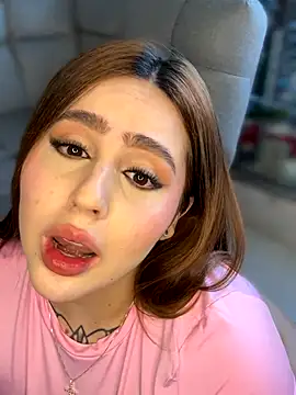 Snapshot of ValerieHilton chatting on 27, 10, 2025 ValerieHilton online show from 27, 10, 2025