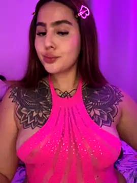 Snapshot of ValerieHilton chatting on 14, 12, 2025 ValerieHilton online show from 14, 12, 2025