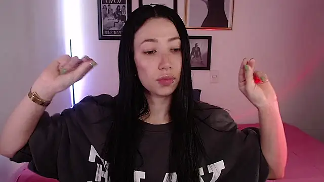 lilyy evanss online show from 28, 1, 2025