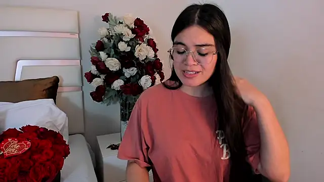 CamilaSofiia online show from 18, 2, 2025