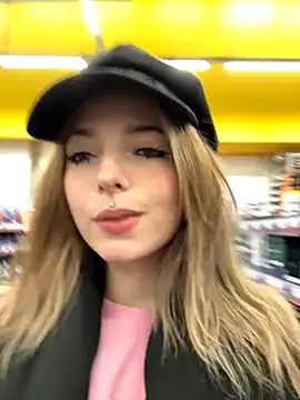 LoraaDoll online show from 15, 11, 2025