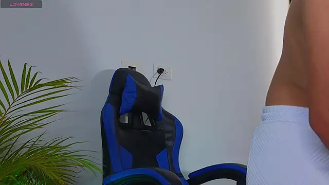 EdwardRoss  online show from 1, 11, 2025