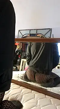 Snapshot of LYZBORNHD chatting on 5, 1, 2025 LYZBORNHD online show from 5, 1, 2025