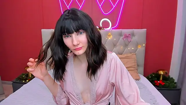 Lili flowerr online show from 7, 1, 2025