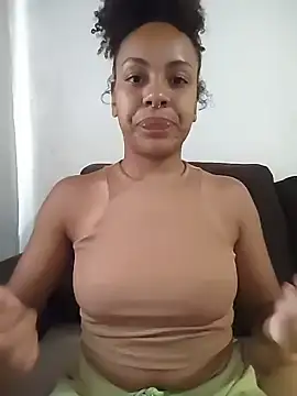 Julia Pretinha online show from 19, 12, 2025