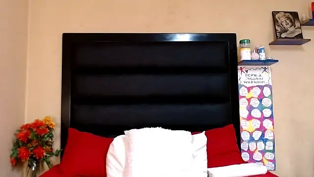 Snapshot of LongPussyLipsxx chatting on 17, 3, 2025 LongPussyLipsxx online show from 17, 3, 2025