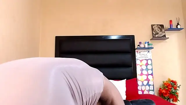 Snapshot of LongPussyLipsxx chatting on 18, 3, 2025 LongPussyLipsxx online show from 18, 3, 2025