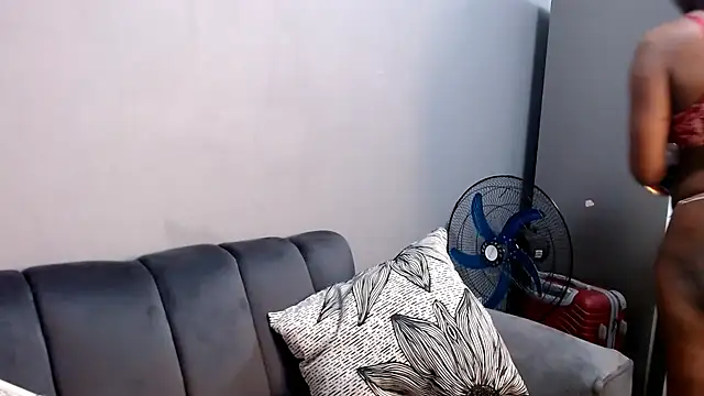 Snapshot of LongPussyLipsxx chatting on 10, 10, 2025 LongPussyLipsxx online show from 10, 10, 2025