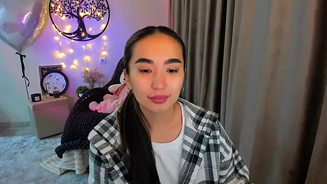 worldofkim online show from 8, 4, 2026