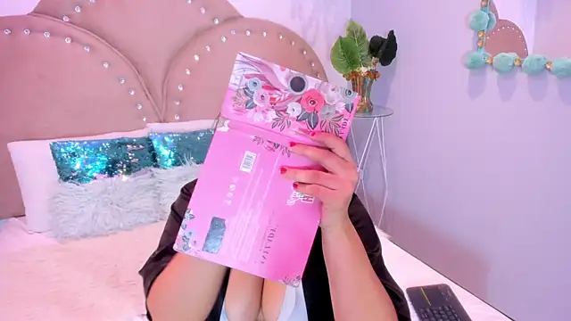 Snapshot of Miia_Thompsonn chatting on 30, 9, 2025 Miia Thompsonn online show from 30, 9, 2025