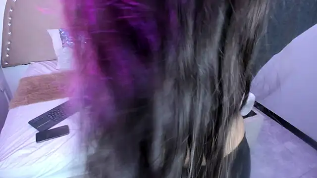 Miia Thompsonn online show from 9, 4, 2026