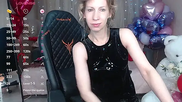 Snapshot of AdrianaSea chatting on 6, 3, 2025 AdrianaSea online show from 6, 3, 2025