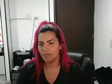 Snapshot of CarolinaRincon chatting on 28, 2, 2025 CarolinaRincon online show from 28, 2, 2025