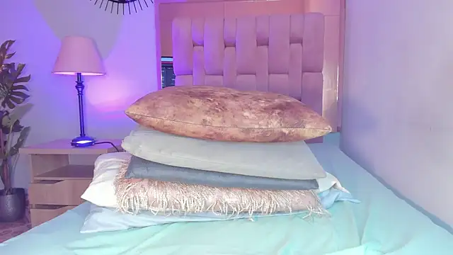 Snapshot of Voluptupus-girl chatting on 28, 2, 2025 Voluptupus-girl online show from 28, 2, 2025