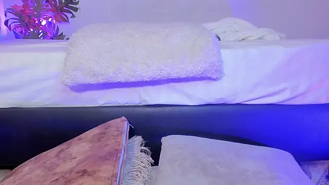 Snapshot of Voluptupus-girl chatting on 13, 3, 2025 Voluptupus-girl online show from 13, 3, 2025