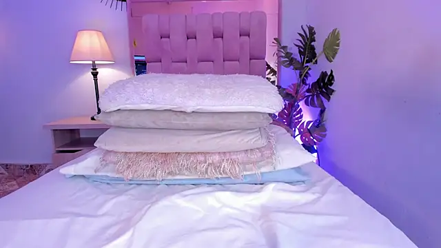 Snapshot of Voluptupus-girl chatting on 21, 3, 2025 Voluptupus-girl online show from 21, 3, 2025