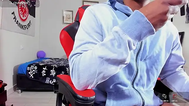 AlejoKhalifa  online show from 29, 10, 2025