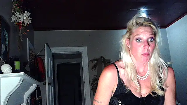 Glamazonx online show from 13, 9, 2025