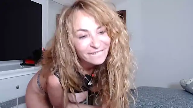 Snapshot of LadyyEvolet chatting on 19, 5, 2026 LadyyEvolet online show from 19, 5, 2026