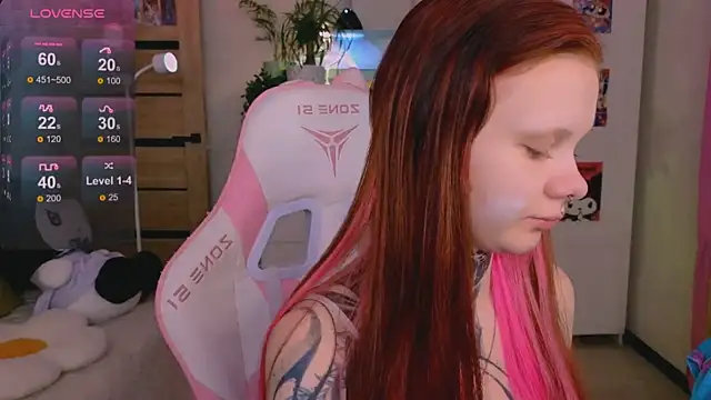 Britney Lynch online show from 6, 11, 2025