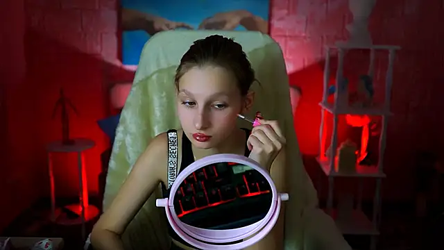 EllaHorton online show from 27, 1, 2025