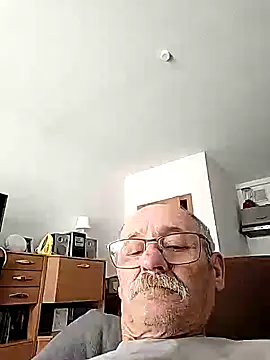 Snapshot of oleg049 chatting on 10, 6, 2026 oleg049 online show from 10, 6, 2026