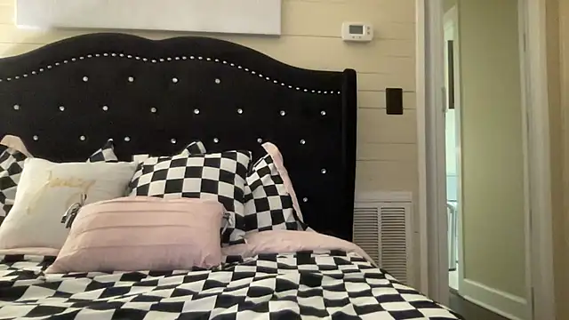 Snapshot of sexylilly69 chatting on 30, 4, 2026 sexylilly69 online show from 30, 4, 2026