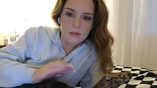 Snapshot of sexylilly69 chatting on 27, 5, 2026 sexylilly69 online show from 27, 5, 2026