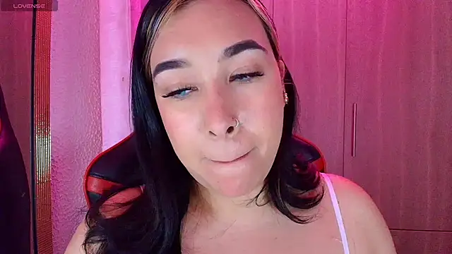 Snapshot of leahtemptation3 chatting on 11, 2, 2026 leahtemptation3 online show from 11, 2, 2026