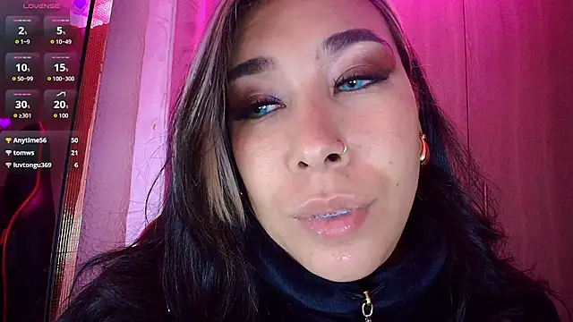 Snapshot of leahtemptation3 chatting on 1, 3, 2026 leahtemptation3 online show from 1, 3, 2026