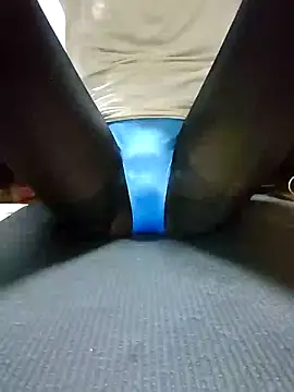 Snapshot of dmmsuzu95 chatting on 4, 12, 2024 dmmsuzu95 online show from 4, 12, 2024