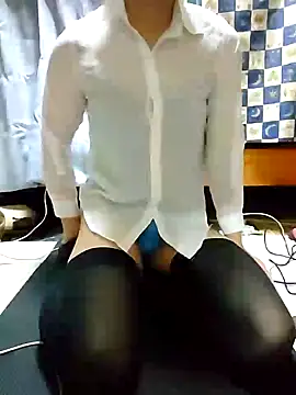 Snapshot of dmmsuzu95 chatting on 21, 12, 2024 dmmsuzu95 online show from 21, 12, 2024