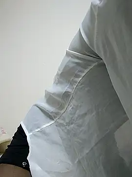 Snapshot of dmmsuzu95 chatting on 14, 10, 2025 dmmsuzu95 online show from 14, 10, 2025