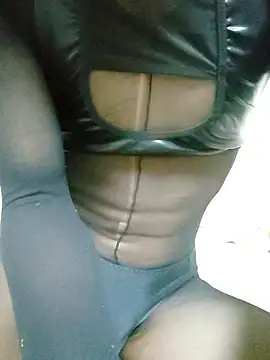 Snapshot of dmmsuzu95 chatting on 16, 11, 2025 dmmsuzu95 online show from 16, 11, 2025