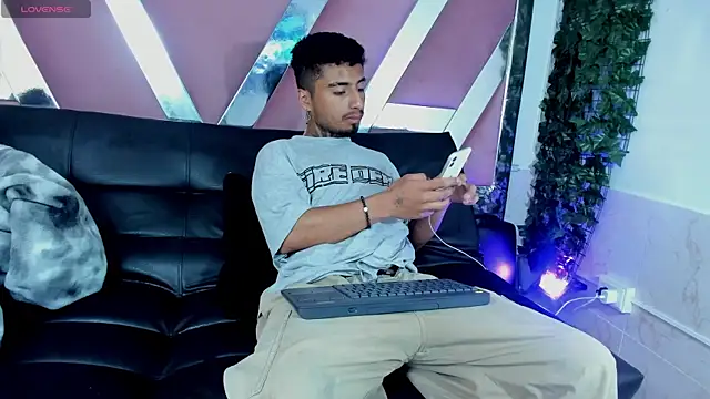 Snapshot of JuanCamiilo_66 chatting on 16, 2, 2026 JuanCamiilo 66 online show from 16, 2, 2026