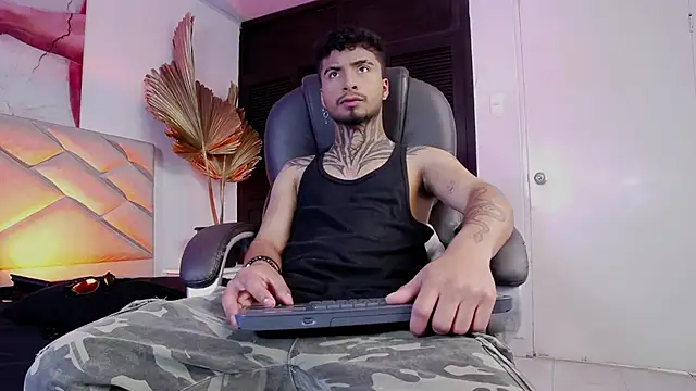 Snapshot of JuanCamiilo_66 chatting on 19, 2, 2026 JuanCamiilo 66 online show from 19, 2, 2026