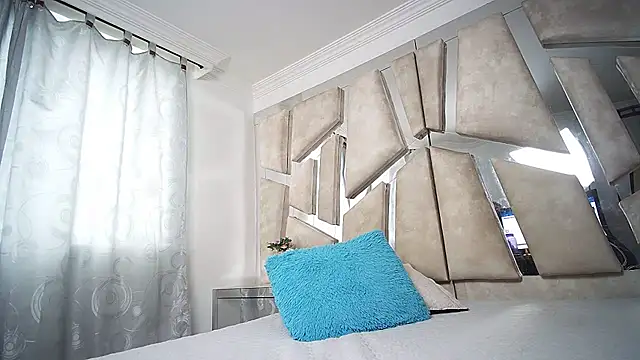 Natalyefoster online show from 12, 2, 2025