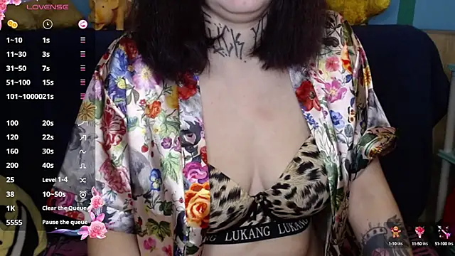 Snapshot of Yours_good_mood chatting on 4, 2, 2025 Yours good mood online show from 4, 2, 2025