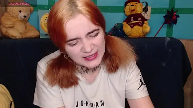 Snapshot of Yours_good_mood chatting on 8, 3, 2025 Yours good mood online show from 8, 3, 2025