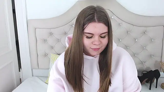 Snapshot of AbbyPleasure chatting on 6, 1, 2025 AbbyPleasure online show from 6, 1, 2025