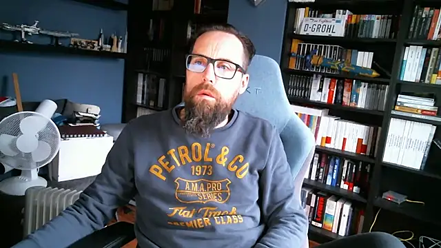 Snapshot of MeSteff chatting on 22, 12, 2024 MeSteff online show from 22, 12, 2024