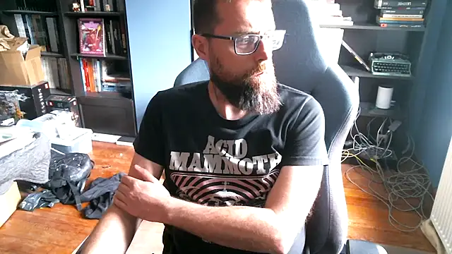 Snapshot of MeSteff chatting on 10, 10, 2025 MeSteff online show from 10, 10, 2025