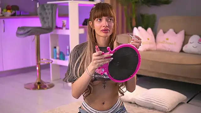 Snapshot of ButterflyLeah chatting on 7, 3, 2025 ButterflyLeah online show from 7, 3, 2025