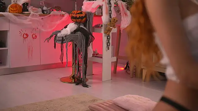 Snapshot of ButterflyLeah chatting on 4, 11, 2025 ButterflyLeah online show from 4, 11, 2025