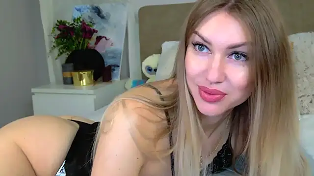 LuisaSin online show from 5, 11, 2025